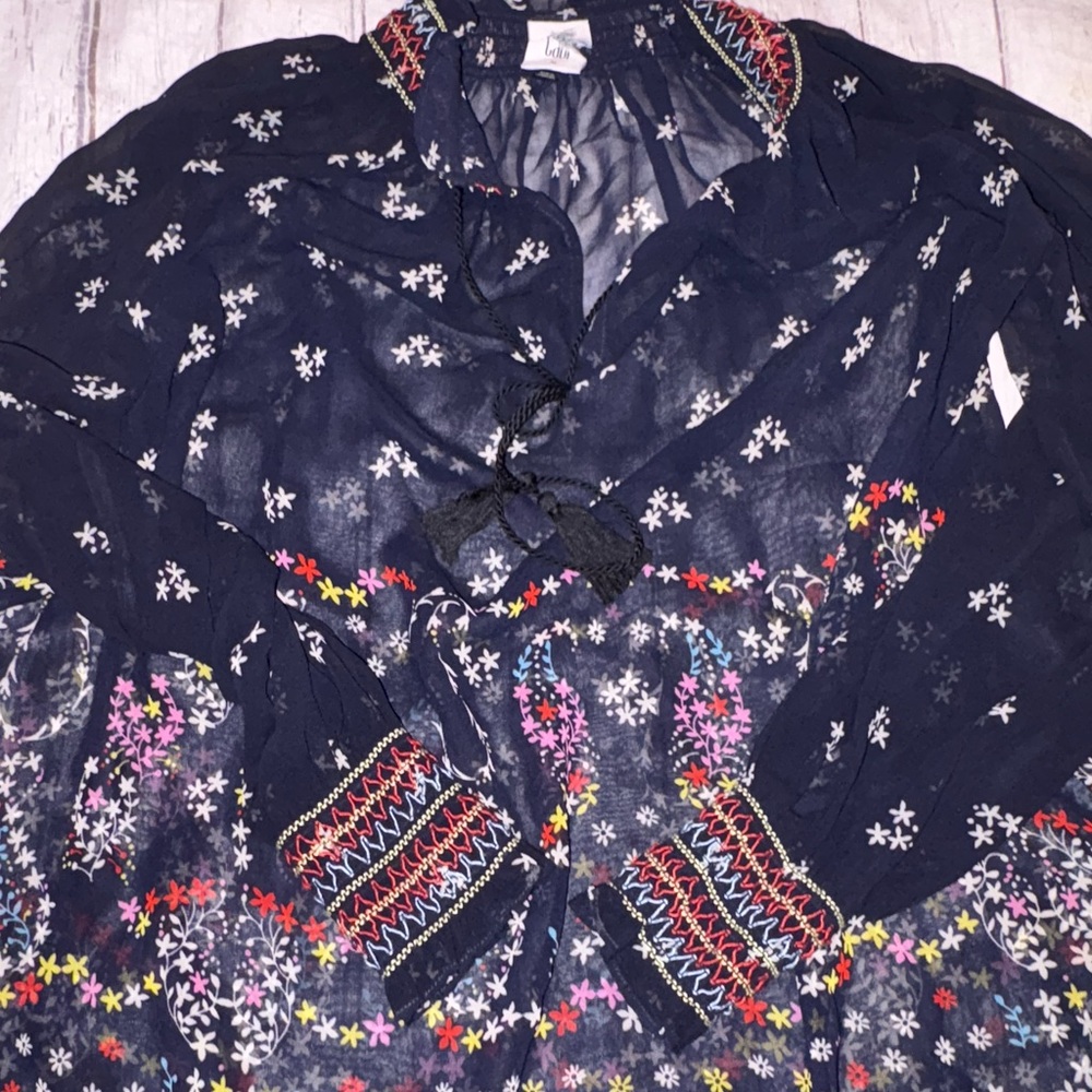 CAbi Blooming Balloon Sleeve floral embroidered tunic blouse M - Picture 5 of 8